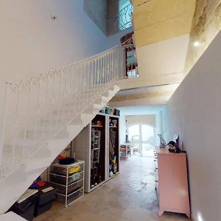 Double Bedroom In St Julians In Shared House *