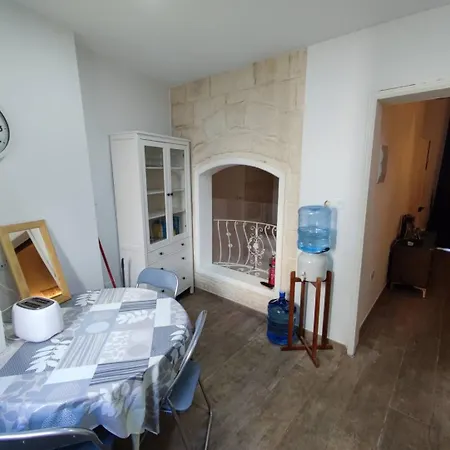 Double Bedroom In St Julians In Shared House