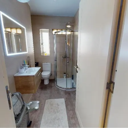 Double Bedroom In St Julians In Shared House 民宿 Saint Julian's