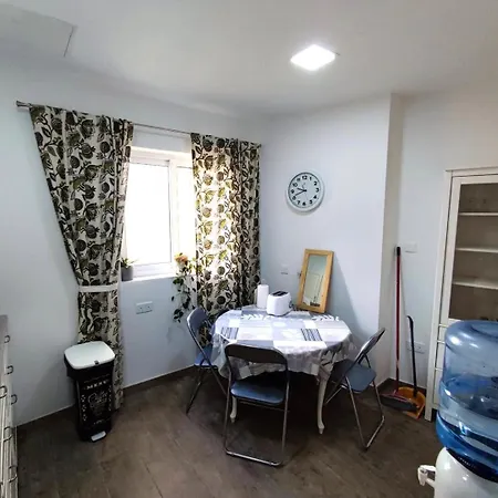 Double Bedroom In St Julians In Shared House *