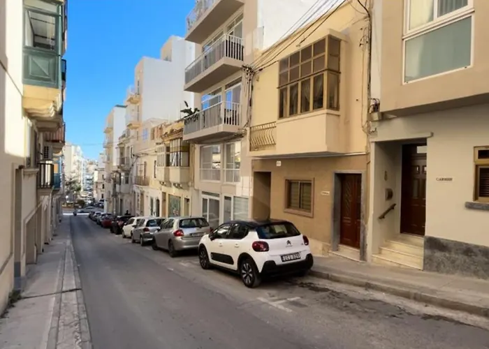 Homestay Double Bedroom In St Julians In Shared House *