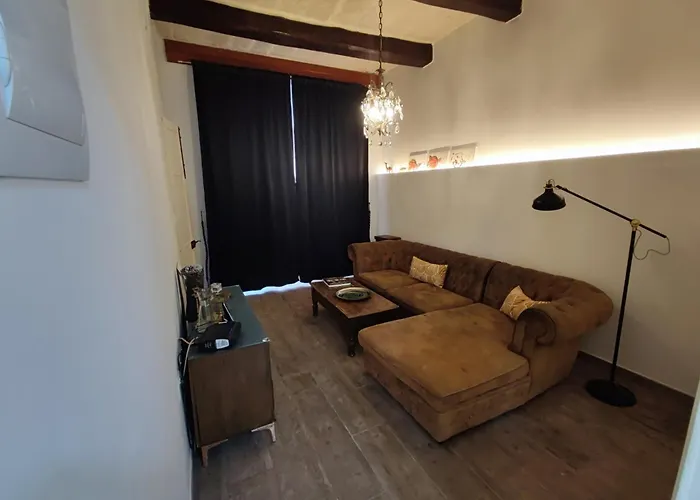 Double Bedroom In St Julians In Shared House Homestay